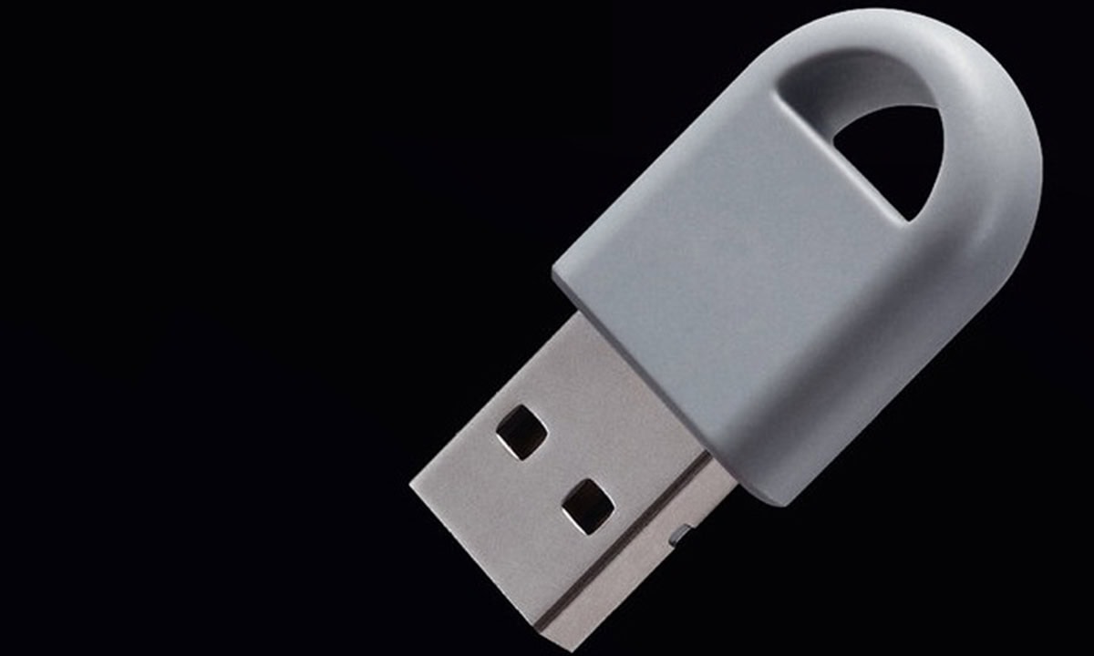 Çok İşlevli Hyperlink 2 Adaptörü dahildir